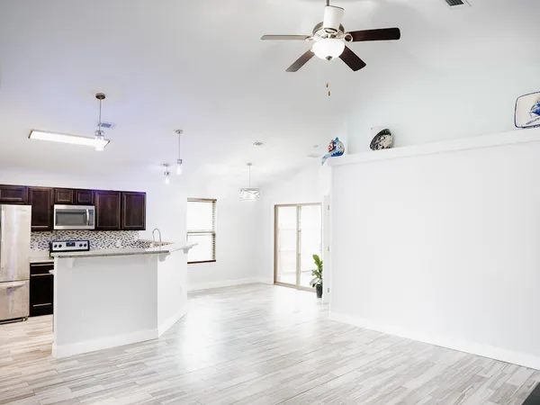 $2,400 | 8261 Sierra Street, Navarre, FL 32566