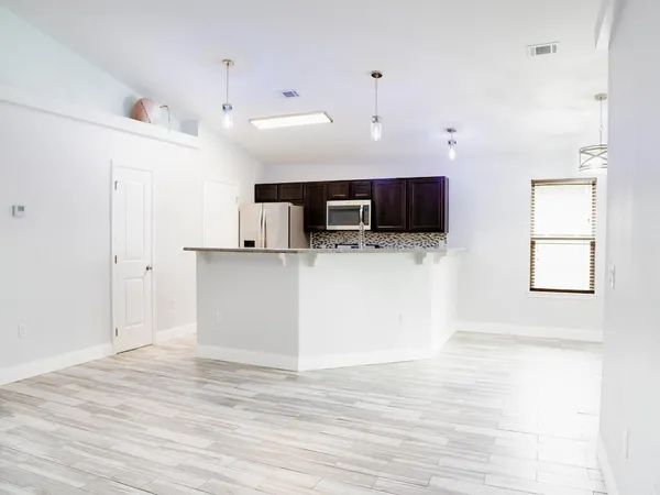 $2,400 | 8261 Sierra Street, Navarre, FL 32566