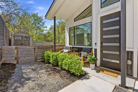 $600,000 | 1168 Ridgeway Drive, Unit 2, Austin, TX 78702