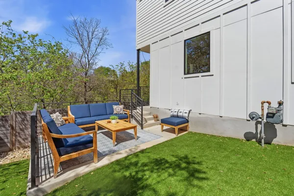 $600,000 | 1168 Ridgeway Drive, Unit 2, Austin, TX 78702