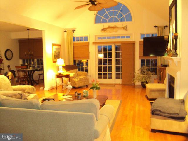 21355 Island Club Road Tilghman, MD 21671 - Photo 4 of 15 Living Room