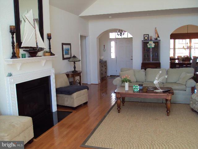 21355 Island Club Road Tilghman, MD 21671 - Photo 5 of 15 Living Room