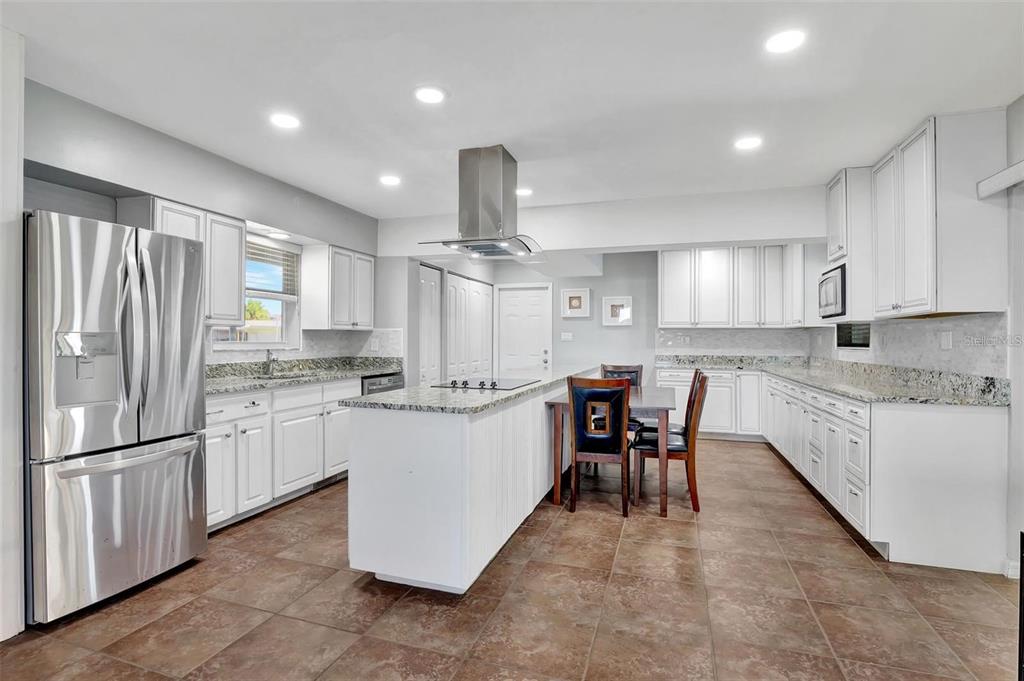 250 Bangsberg Road Southeast Port Charlotte, FL 33952 - Photo 5 of 59