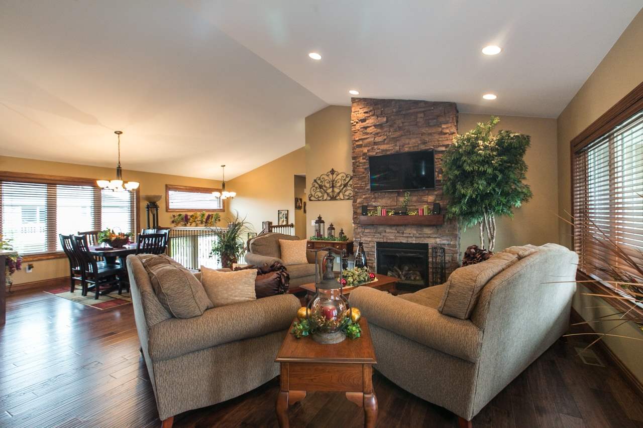 2278 Antler Ridge Drive Dubuque, IA 52002 - Photo 2 of 24 Gallery Image 2