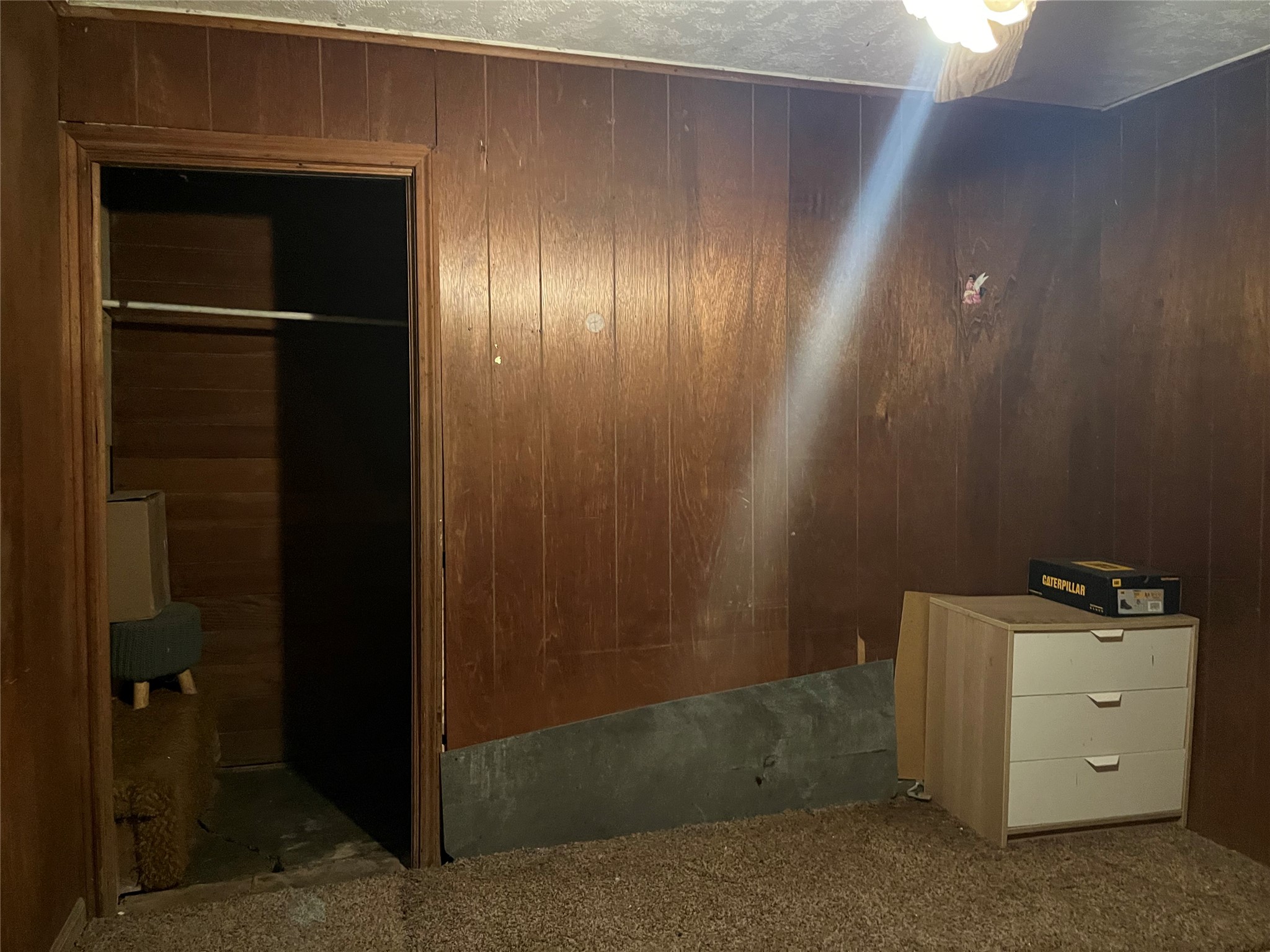 8016 Munn Street Houston, TX 77029 - Photo 18 of 24 a room with closet