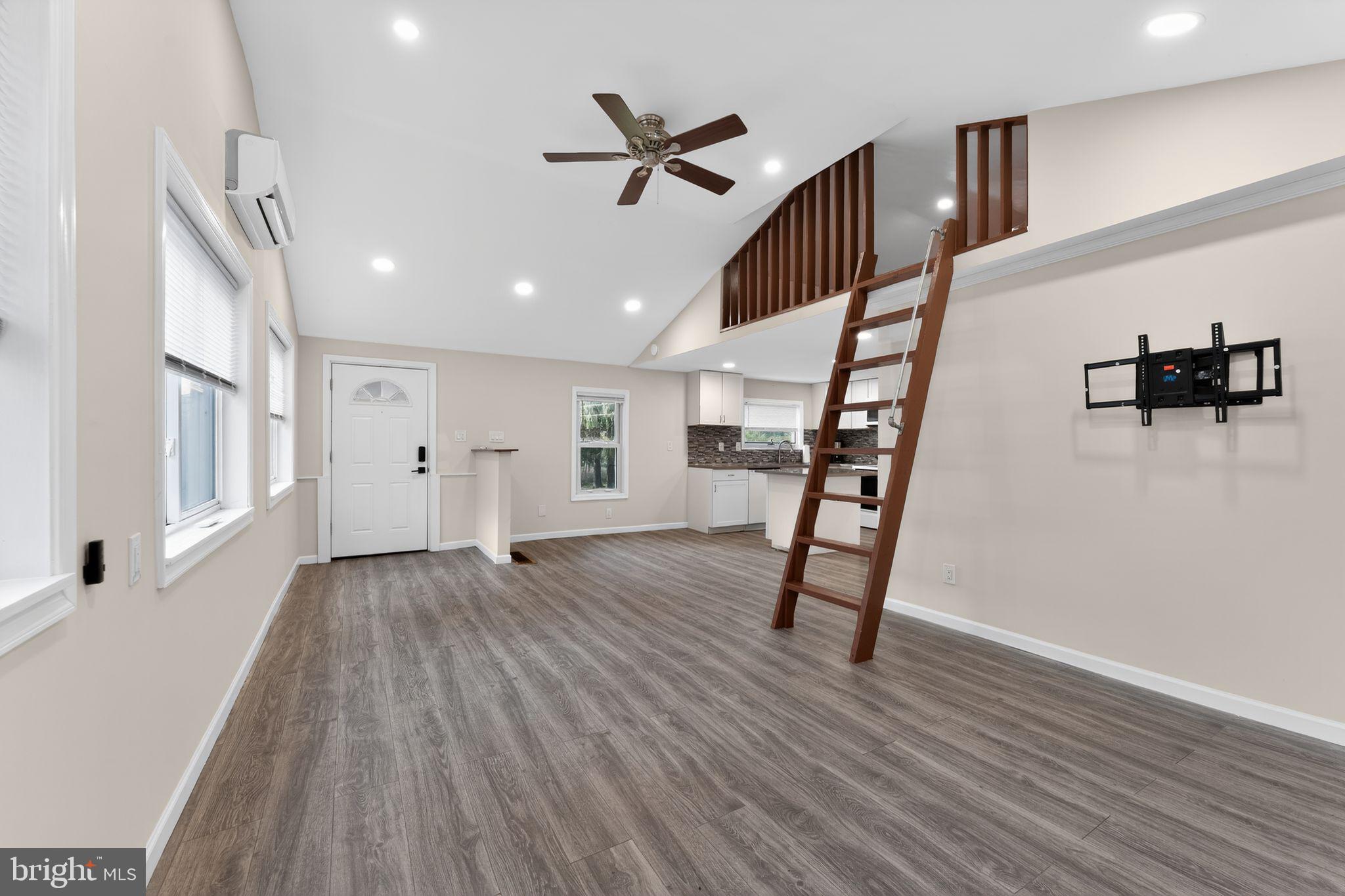 617 Bittinger Road Swanton, MD 21561 - Photo 4 of 37 Living Area