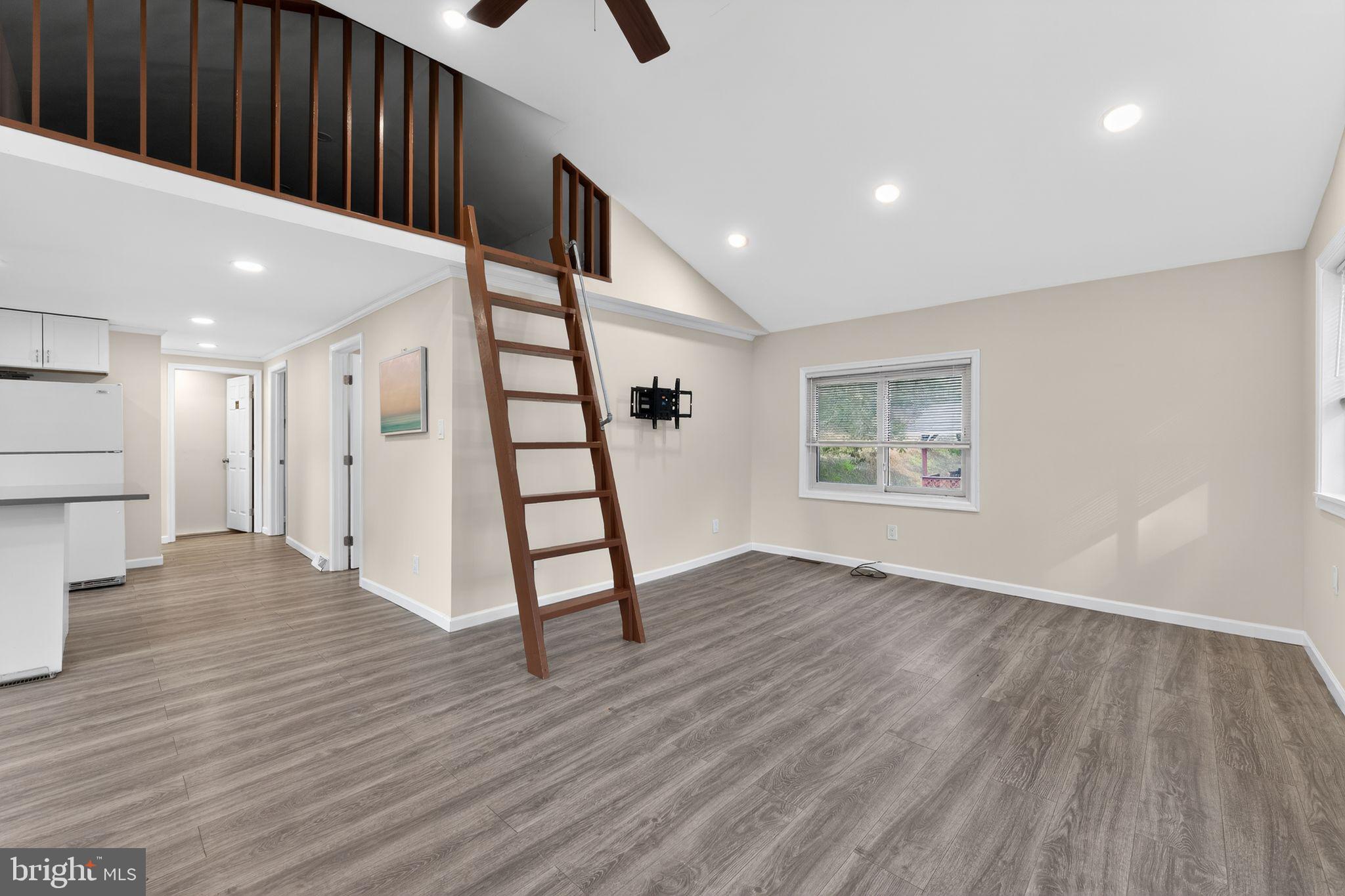 617 Bittinger Road Swanton, MD 21561 - Photo 6 of 37 Living Area