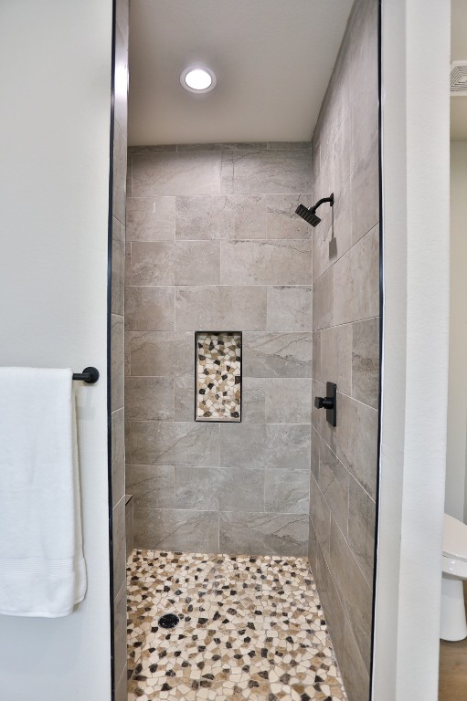 325 String Prairie Way Smithville, TX 78957 - Photo 15 of 23 Walk in Shower