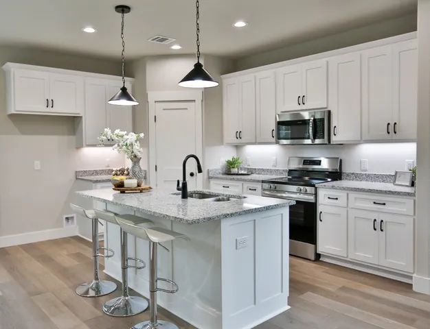 $379,500 | 325 String Prairie Way, Smithville, TX 78957