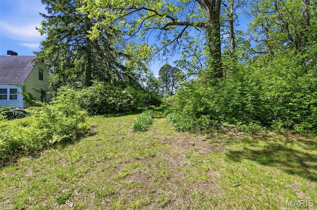 829 South Sappington Road Crestwood, MO 63126 - Photo 6 of 22