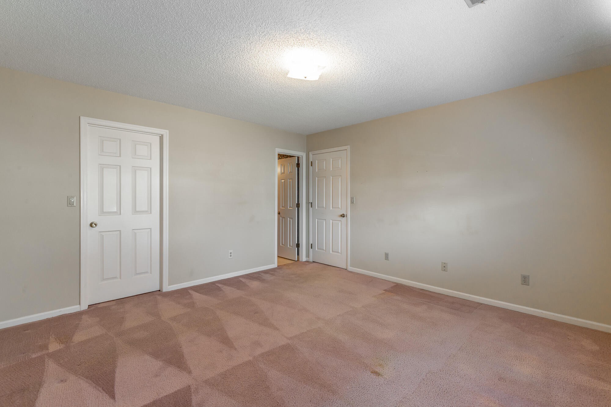 6780 Hickory Creek Road Chattanooga, TN 37421 - Photo 24 of 60 a view of an empty room and closet area