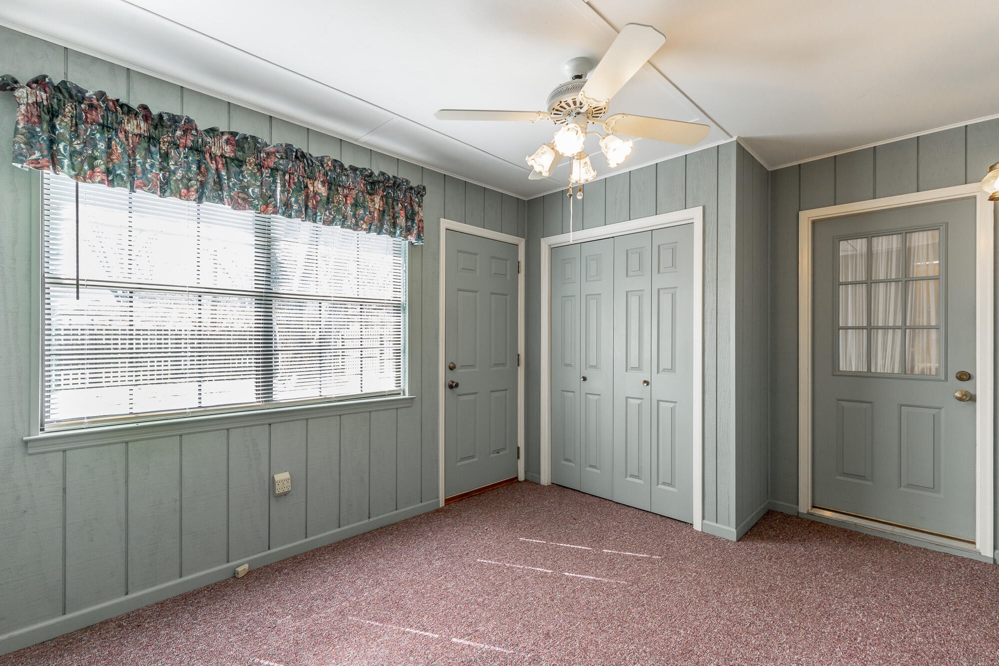 6780 Hickory Creek Road Chattanooga, TN 37421 - Photo 42 of 60 a view of an empty room with a window
