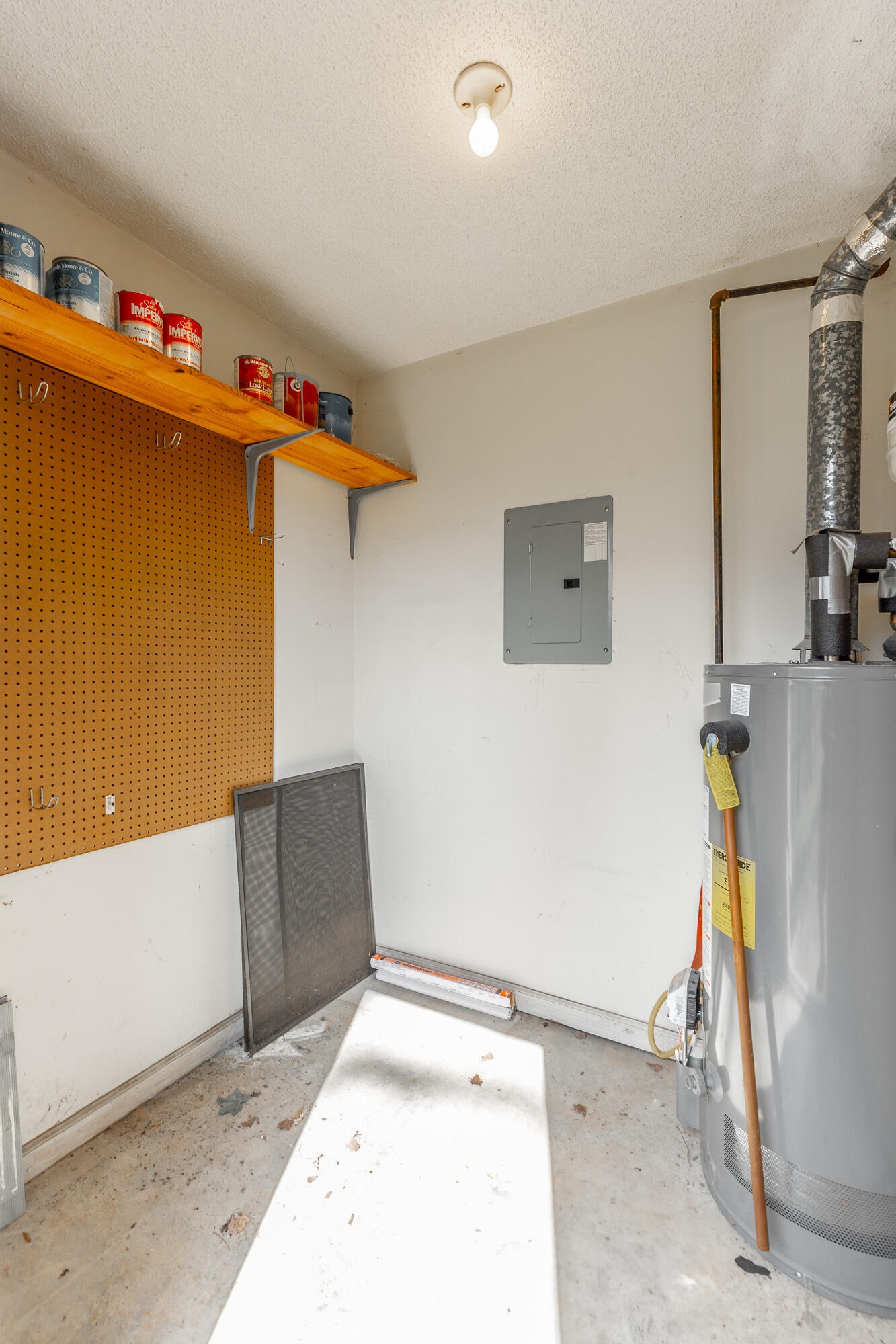 6780 Hickory Creek Road Chattanooga, TN 37421 - Photo 44 of 60 a view of utility room