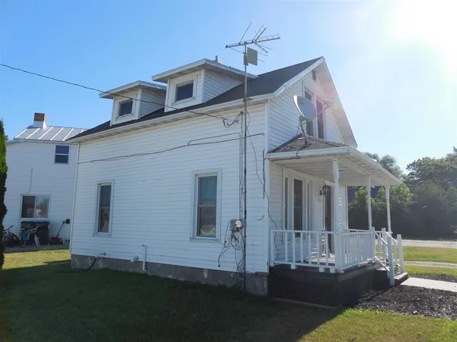 $119,900 | 236 West Main Street, Coleman, WI 54112