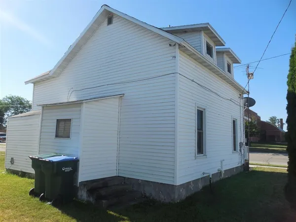 $119,900 | 236 West Main Street, Coleman, WI 54112
