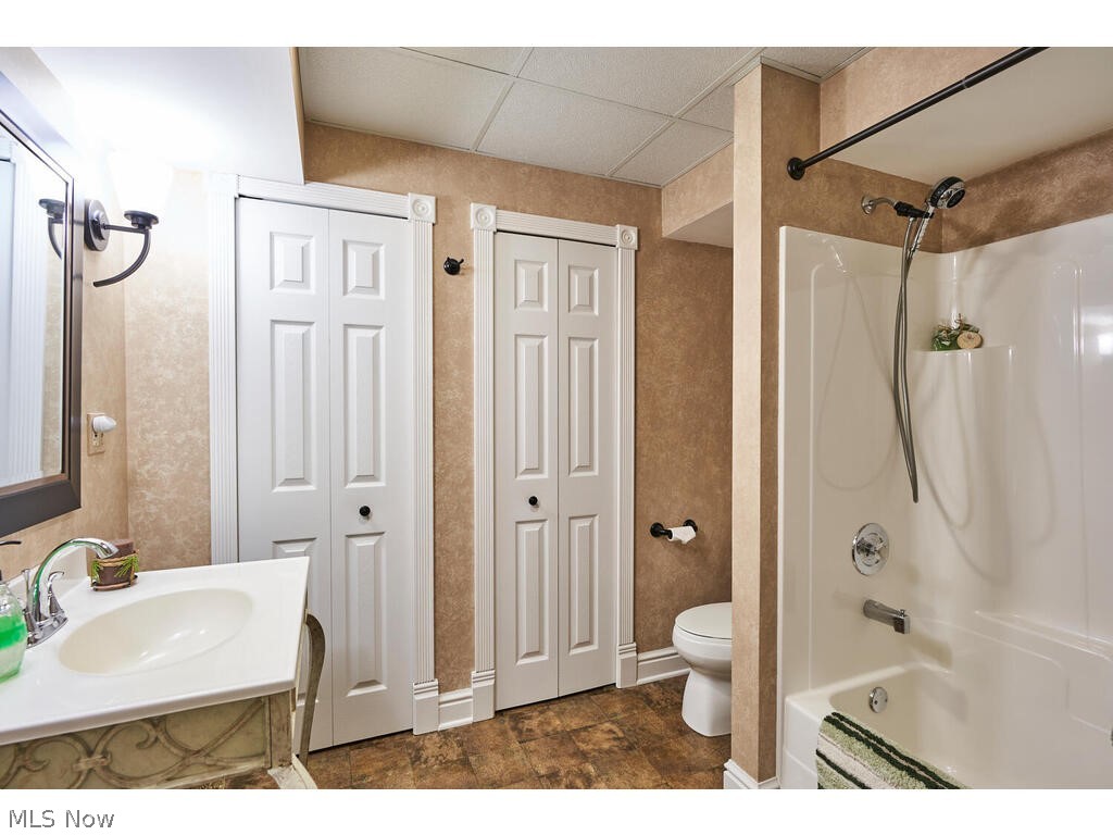 1535 South Hametown Road Akron, OH 44321 - Photo 26 of 35 Full bathroom in lower level