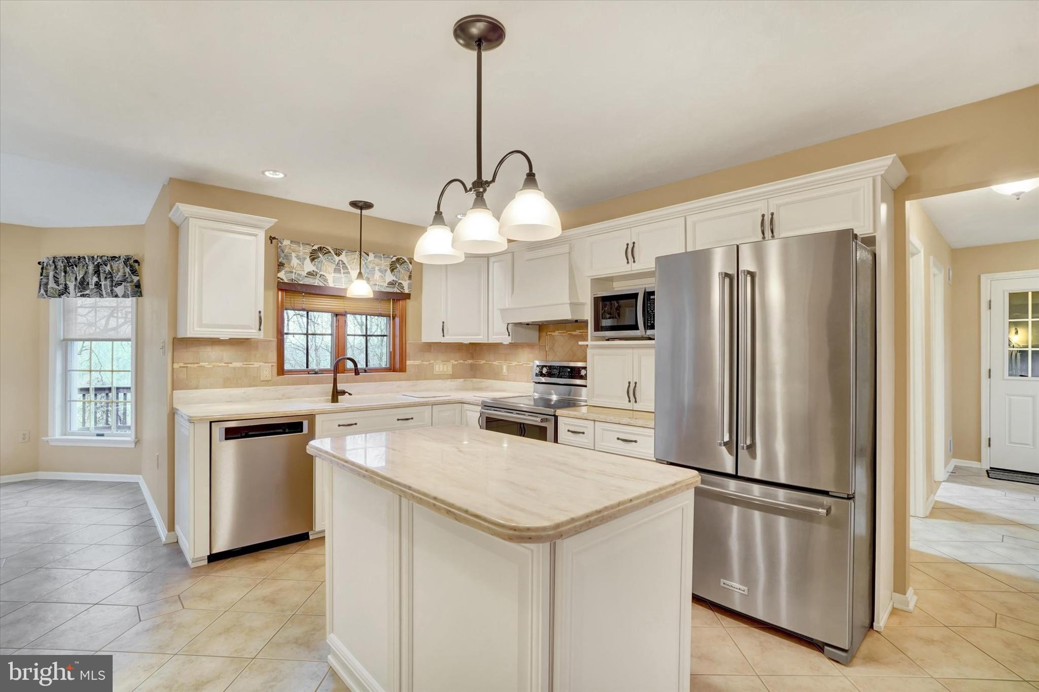 2463 Wedgewood Way York, PA 17408 - Photo 11 of 38