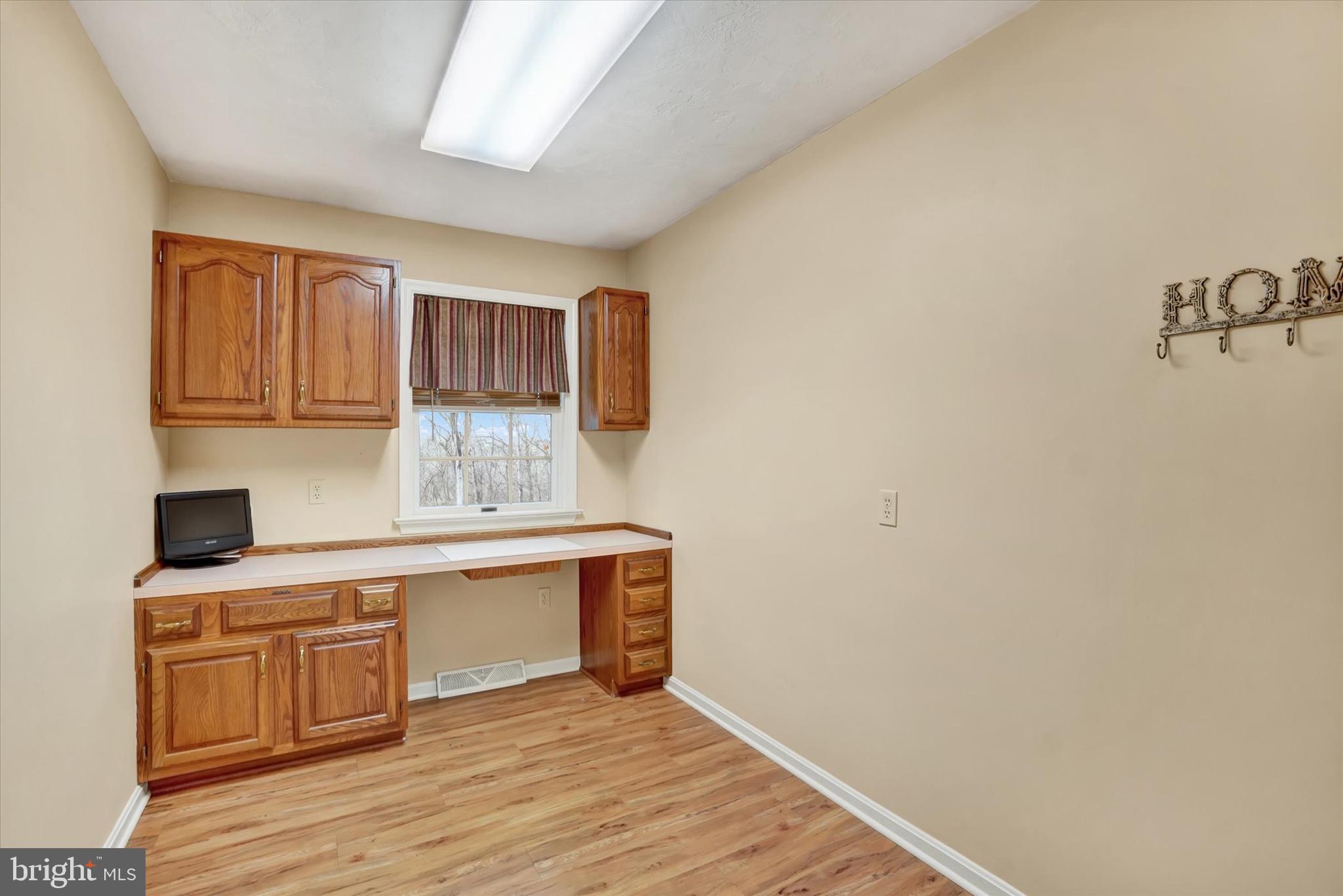 2463 Wedgewood Way York, PA 17408 - Photo 14 of 38