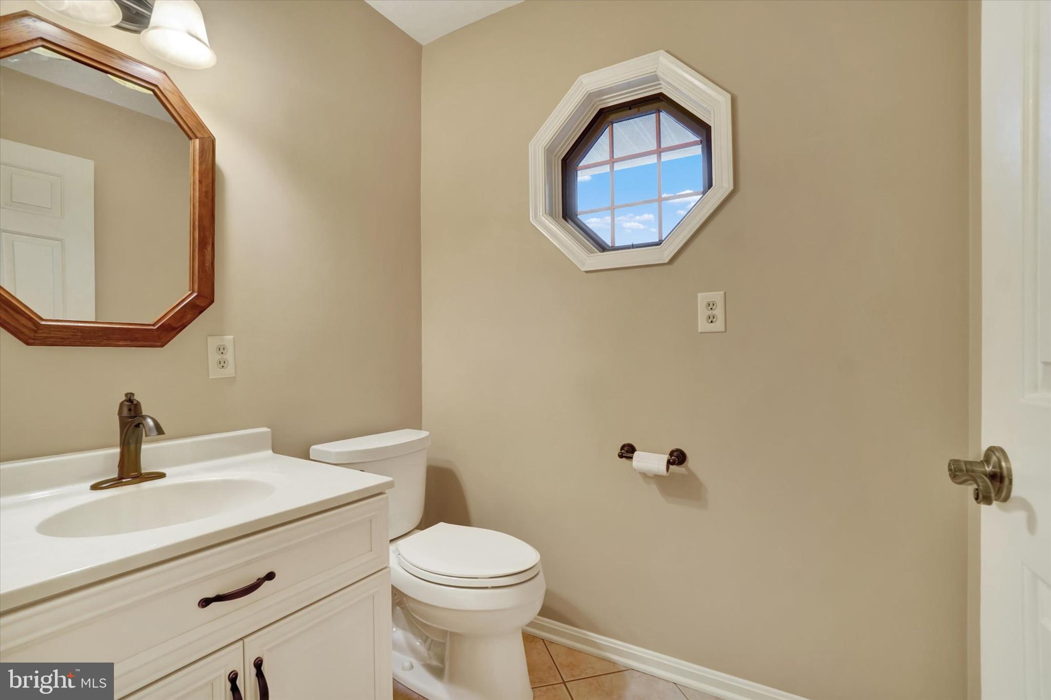 2463 Wedgewood Way York, PA 17408 - Photo 17 of 38