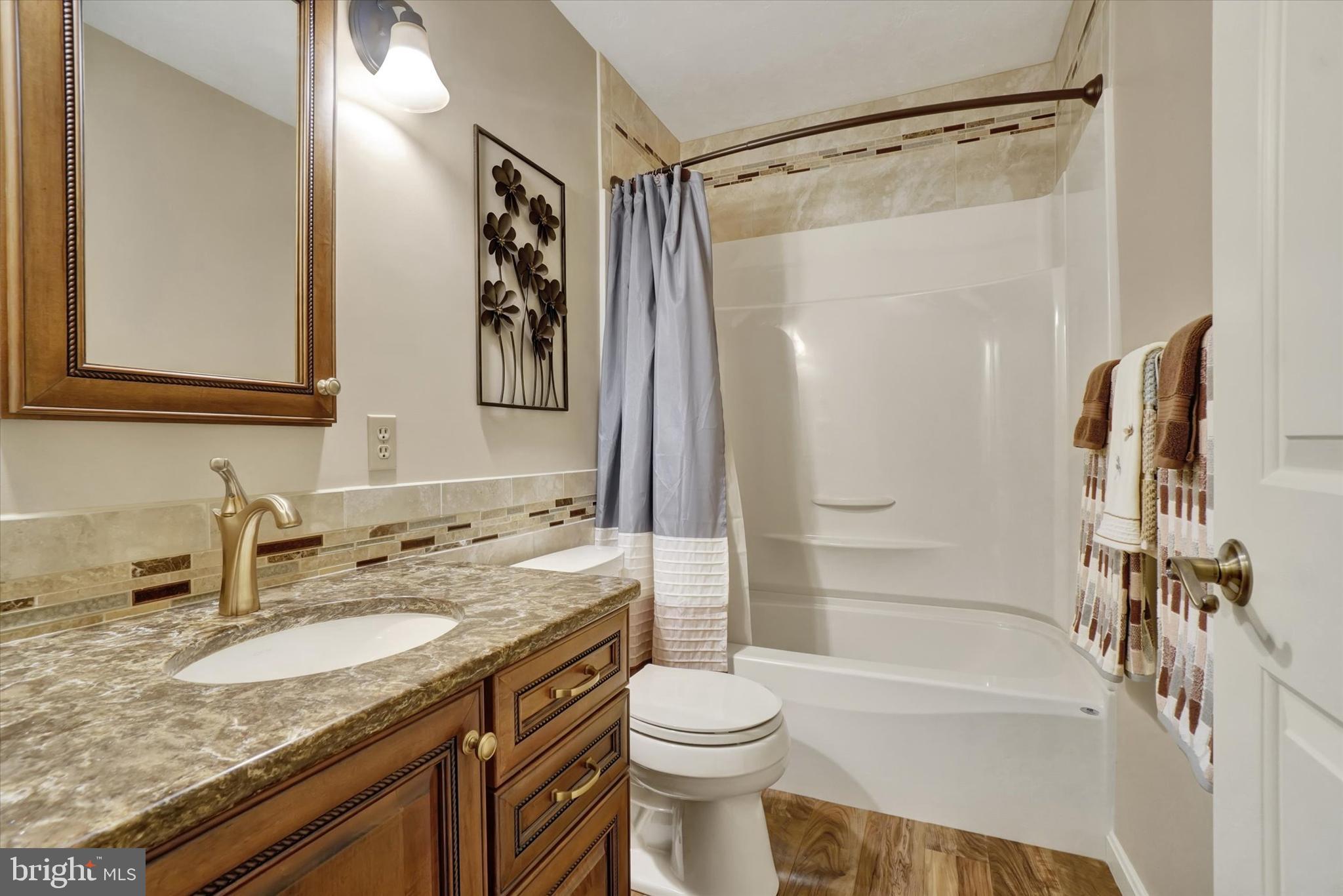 2463 Wedgewood Way York, PA 17408 - Photo 18 of 38