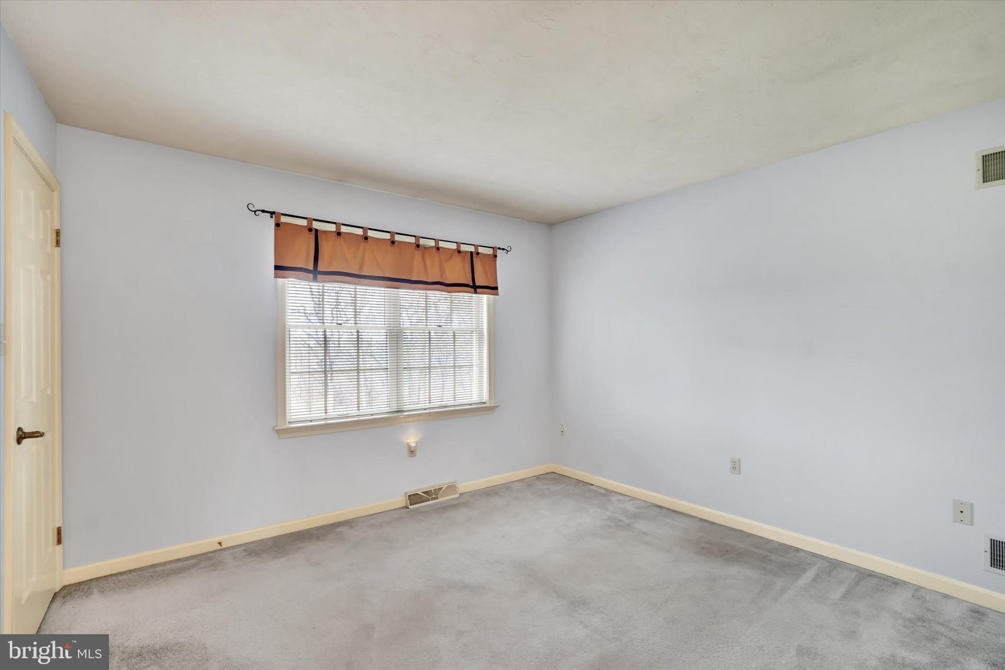 2463 Wedgewood Way York, PA 17408 - Photo 20 of 38