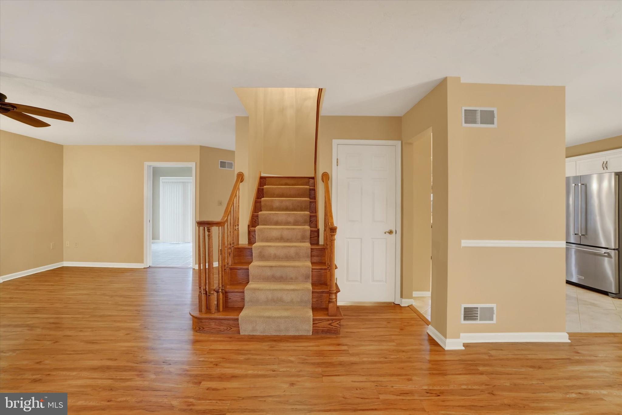 2463 Wedgewood Way York, PA 17408 - Photo 2 of 38