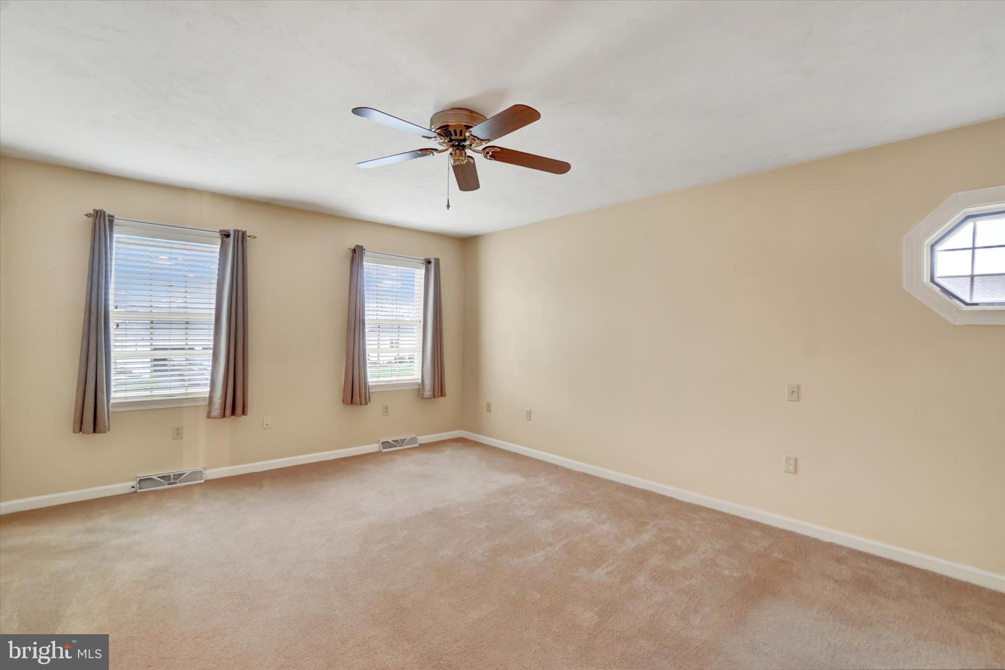 2463 Wedgewood Way York, PA 17408 - Photo 21 of 38