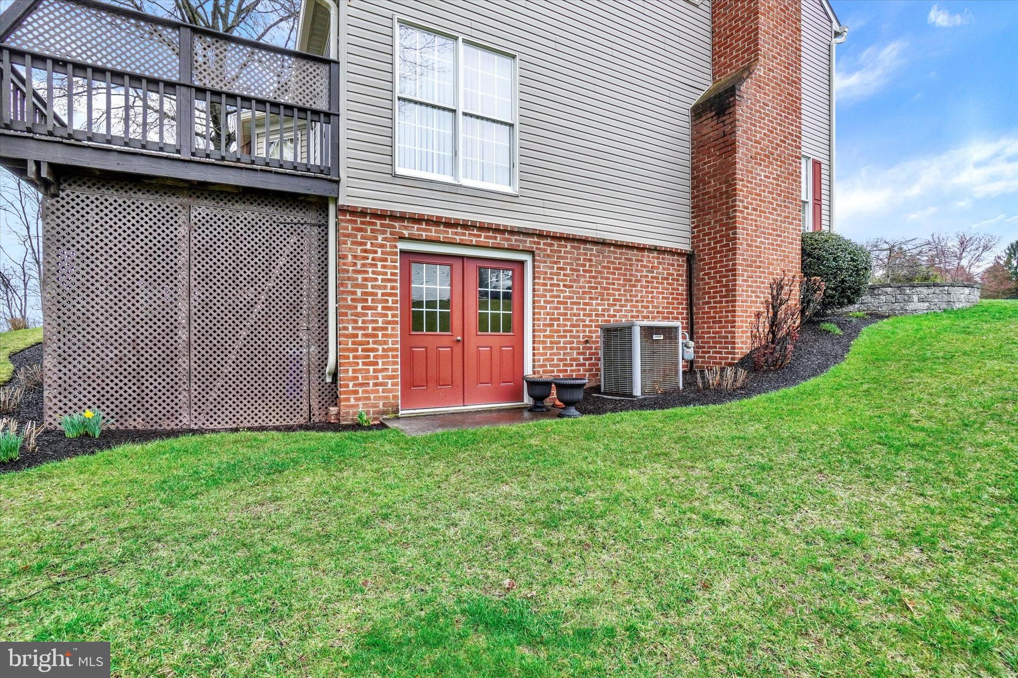 2463 Wedgewood Way York, PA 17408 - Photo 36 of 38