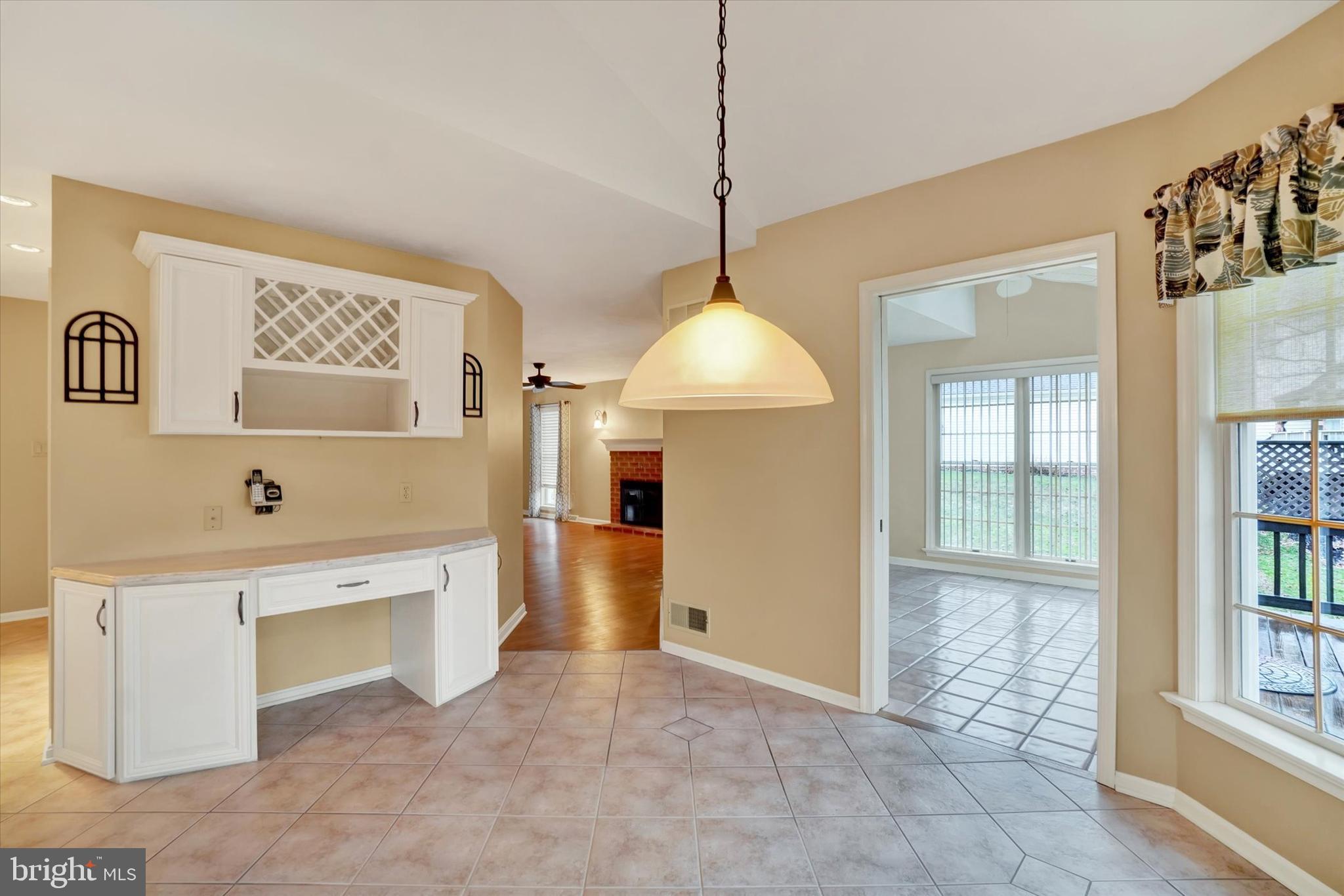 2463 Wedgewood Way York, PA 17408 - Photo 8 of 38