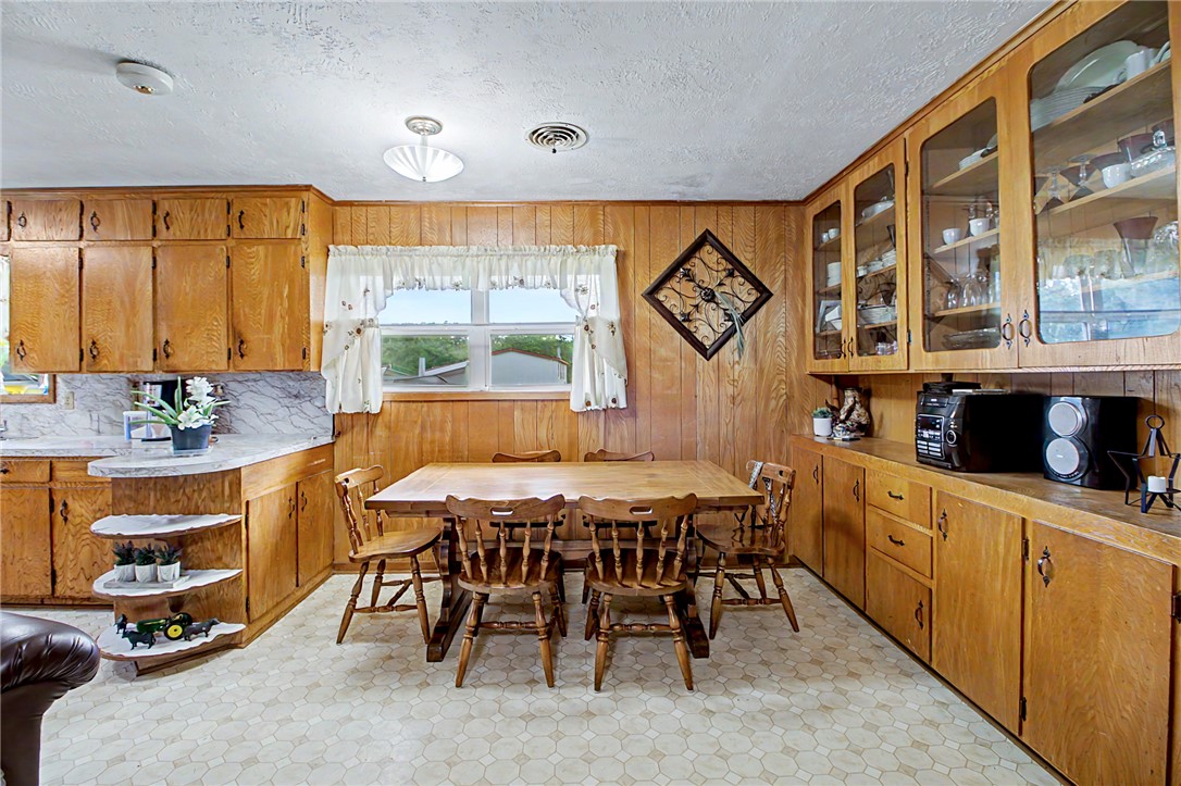 11576 Carter Lane Bryan, TX 77808 - Photo 17 of 50 a view of a dining room with furniture window and outside view