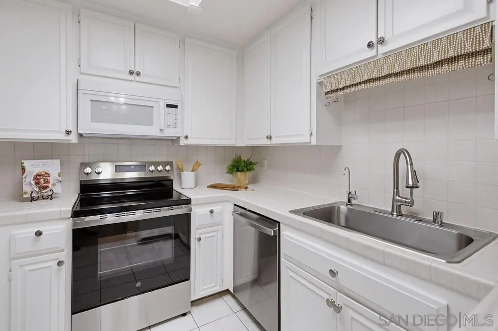 5745 Friars Road, Unit 80 San Diego, CA 92110 - Photo 18 of 46