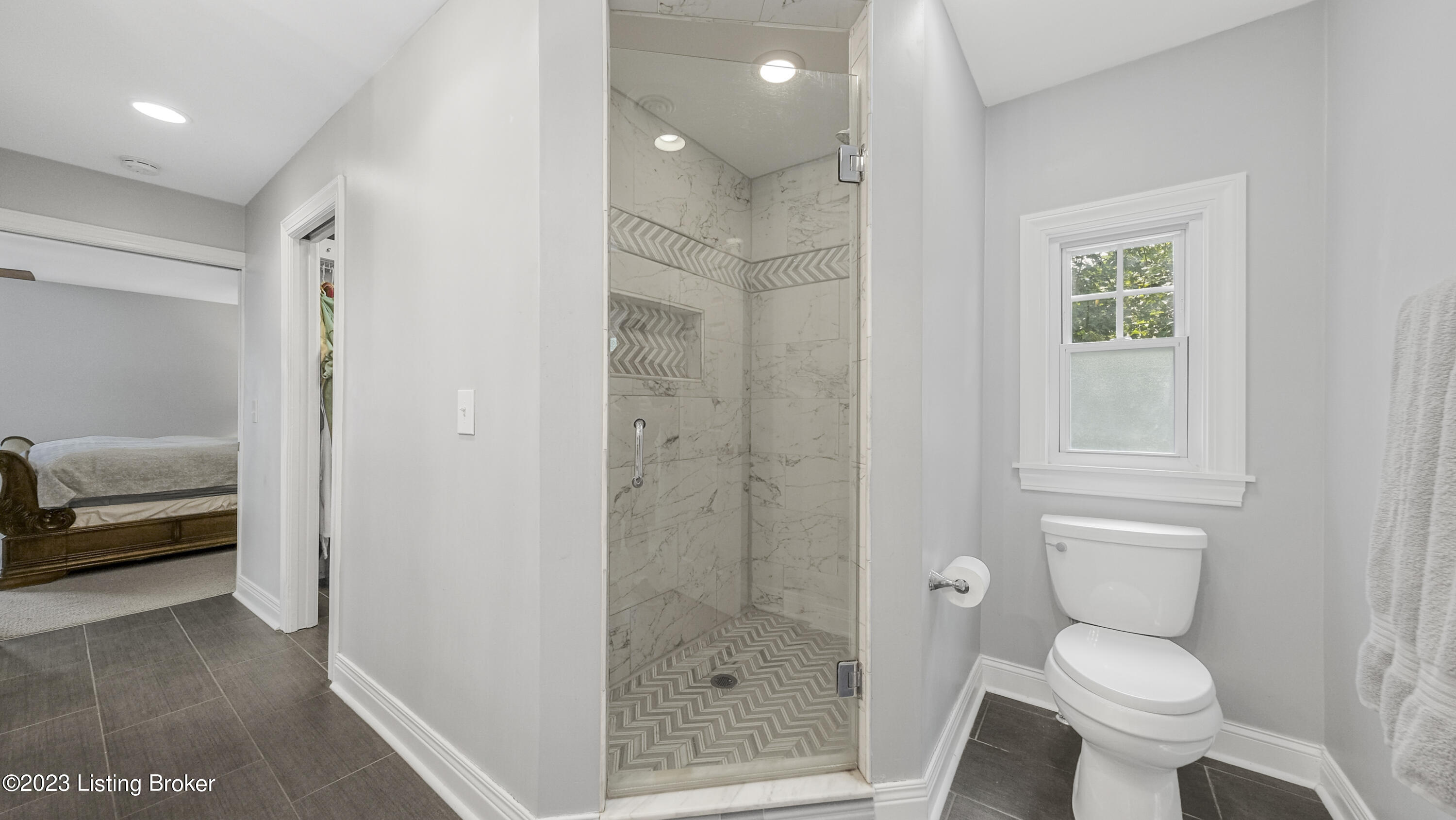 310 Merriman Road Louisville, KY 40207 - Photo 23 of 34 310 Merriman Rd-1025