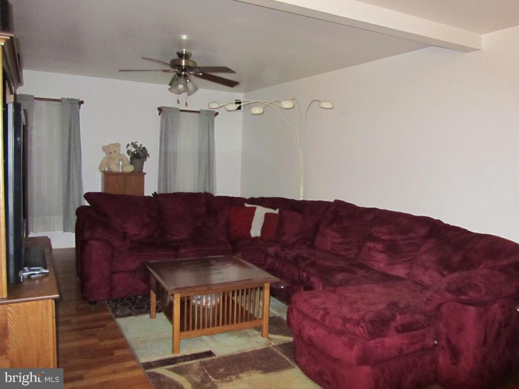 31 Limestone Court Lititz, PA 17543 - Photo 3 of 14