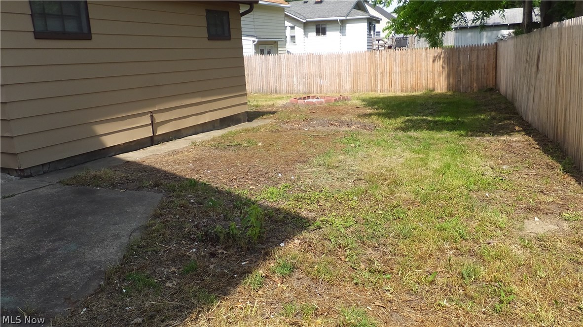 2291 Manchester Road Akron, OH 44314 - Photo 12 of 13