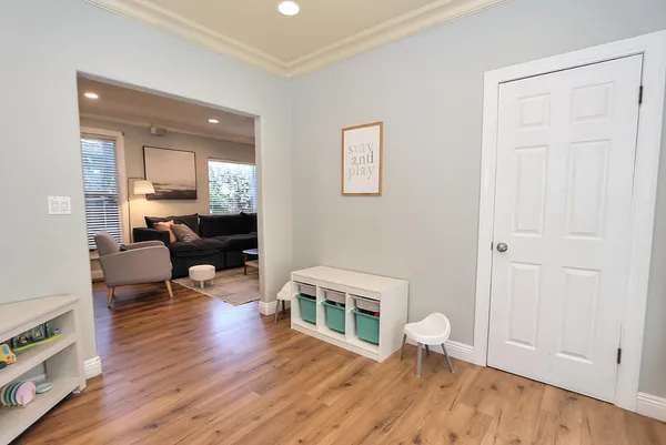 $719,000 | 3056 6th Avenue, Sacramento, CA 95817