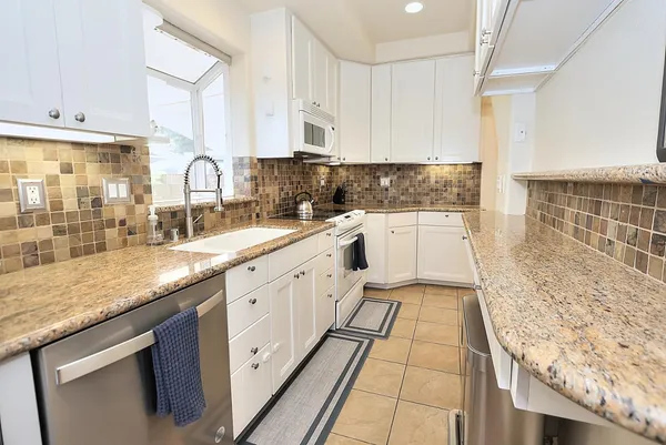 $719,000 | 3056 6th Avenue, Sacramento, CA 95817