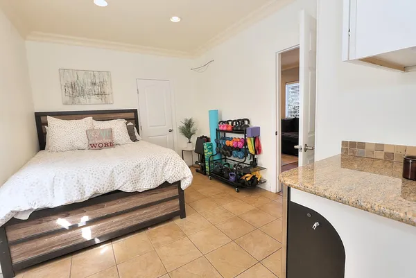 $719,000 | 3056 6th Avenue, Sacramento, CA 95817