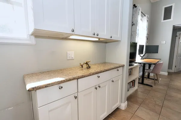 $719,000 | 3056 6th Avenue, Sacramento, CA 95817