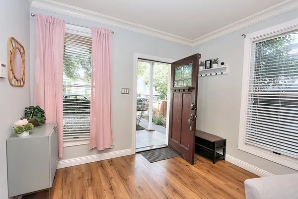 $719,000 | 3056 6th Avenue, Sacramento, CA 95817