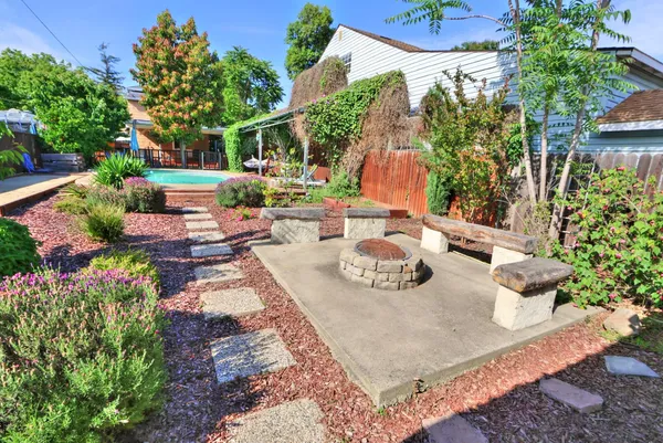 $719,000 | 3056 6th Avenue, Sacramento, CA 95817