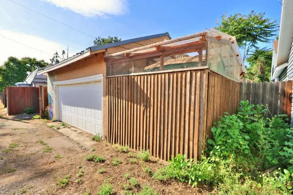 $719,000 | 3056 6th Avenue, Sacramento, CA 95817