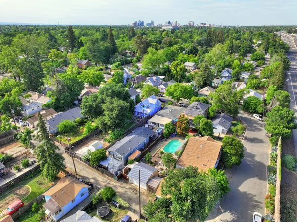 $719,000 | 3056 6th Avenue, Sacramento, CA 95817