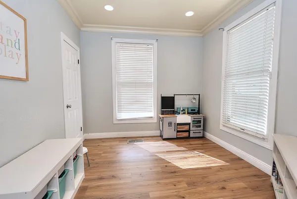 $719,000 | 3056 6th Avenue, Sacramento, CA 95817