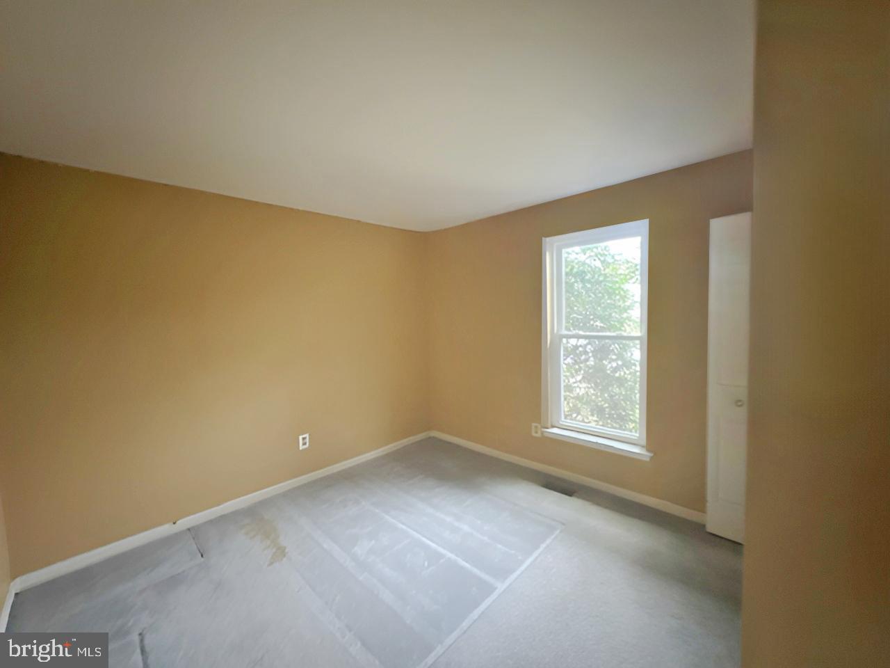 3 Morning Star Court Baltimore, MD 21206 - Photo 16 of 28 an empty room with windows