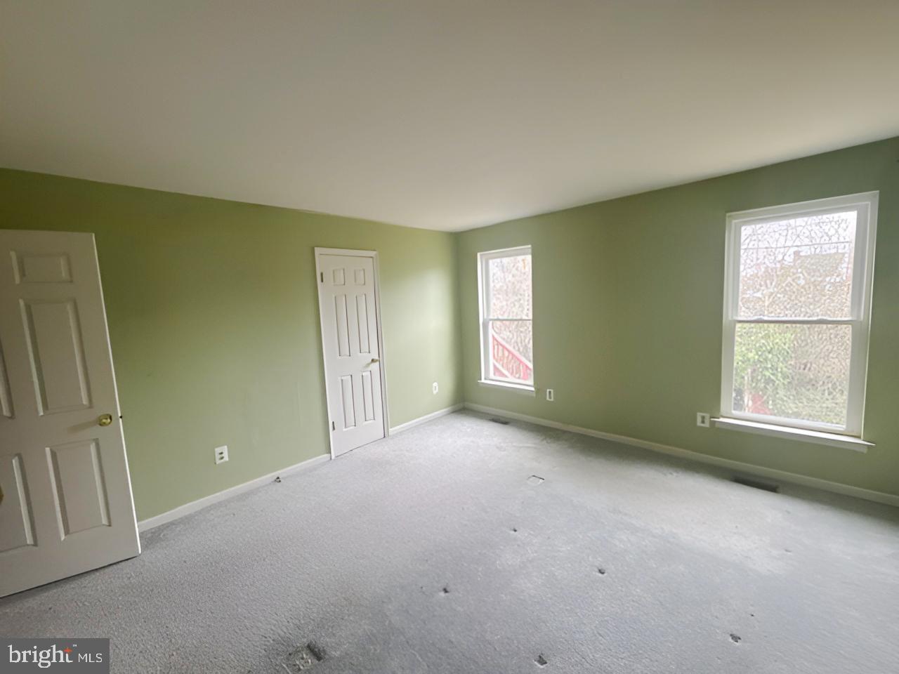 3 Morning Star Court Baltimore, MD 21206 - Photo 17 of 28 an empty room with windows