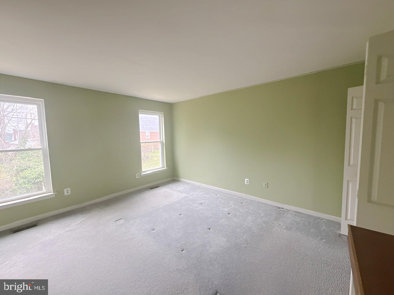 3 Morning Star Court Baltimore, MD 21206 - Photo 20 of 28 an empty room with windows
