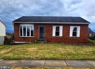 3 Morning Star Court Baltimore, MD 21206 - Photo 2 of 43 a front view of a house with garden