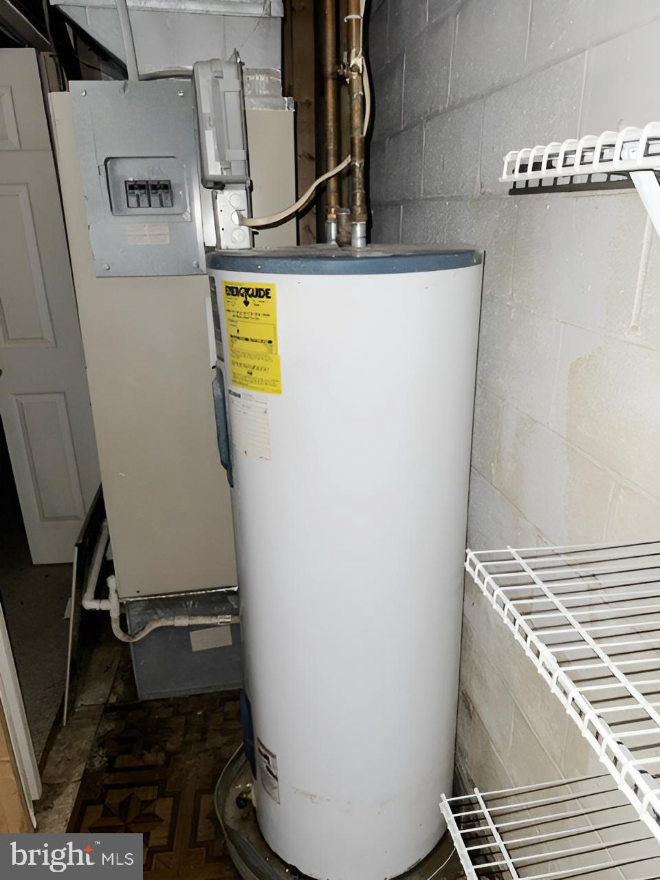 3 Morning Star Court Baltimore, MD 21206 - Photo 28 of 28 a utility room with dryer and washer