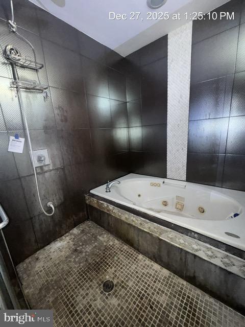 3 Morning Star Court Baltimore, MD 21206 - Photo 31 of 43 a bathroom with a sink a toilet and shower