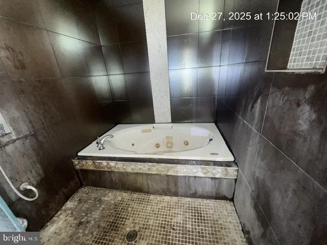 3 Morning Star Court Baltimore, MD 21206 - Photo 32 of 43 a view of bathroom